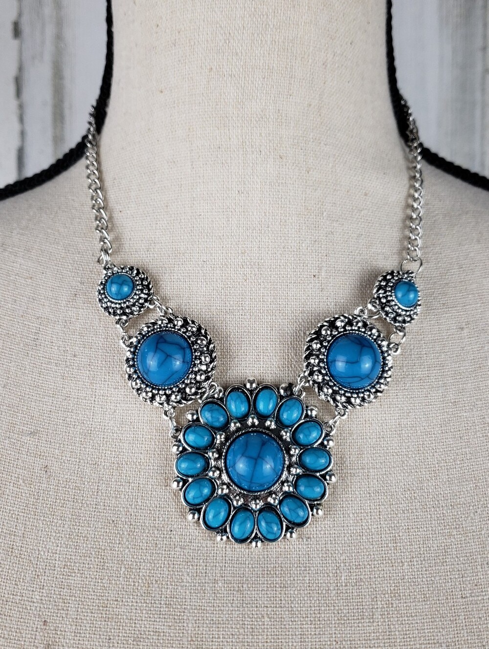 Bright Turquoise Floral Cluster Necklace - Women Jewelry